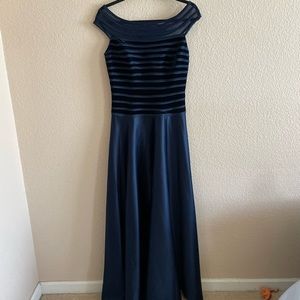 JS Collections Woman’s Size 8 illusion stripped Navy Evening Full Gown dress